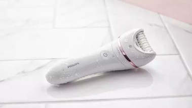 Better control and better reach thanks to the ergonomic S-shaped handle